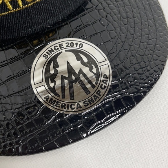 BLACK/GOLD HIPHOP21 FAUX ANIMAL SKIN SNAPBACK❗️ - Picture 2 of 4